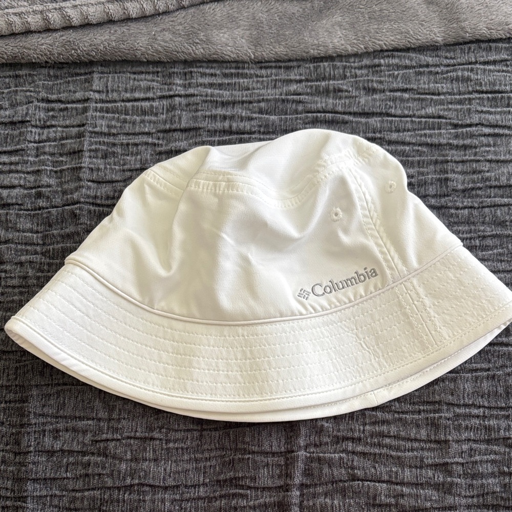 Columbia White Bucket Hat
